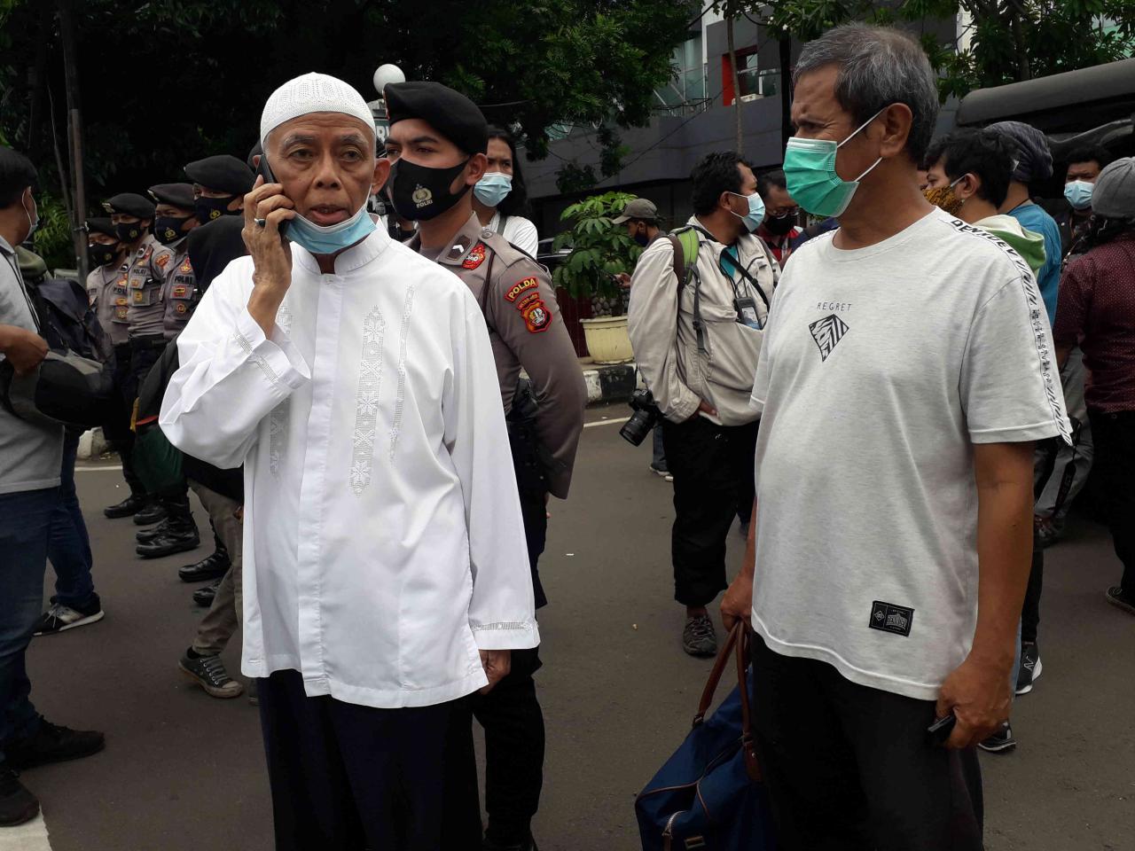 Terhalang Penjagaan...