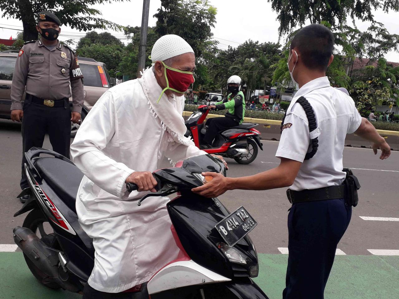 Terhalang Penjagaan...