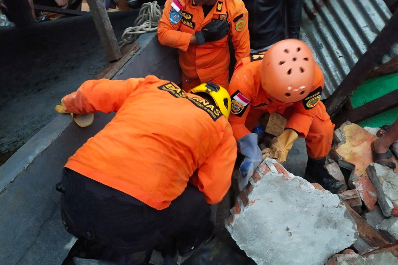Gempa Mamuju, Tim SAR...