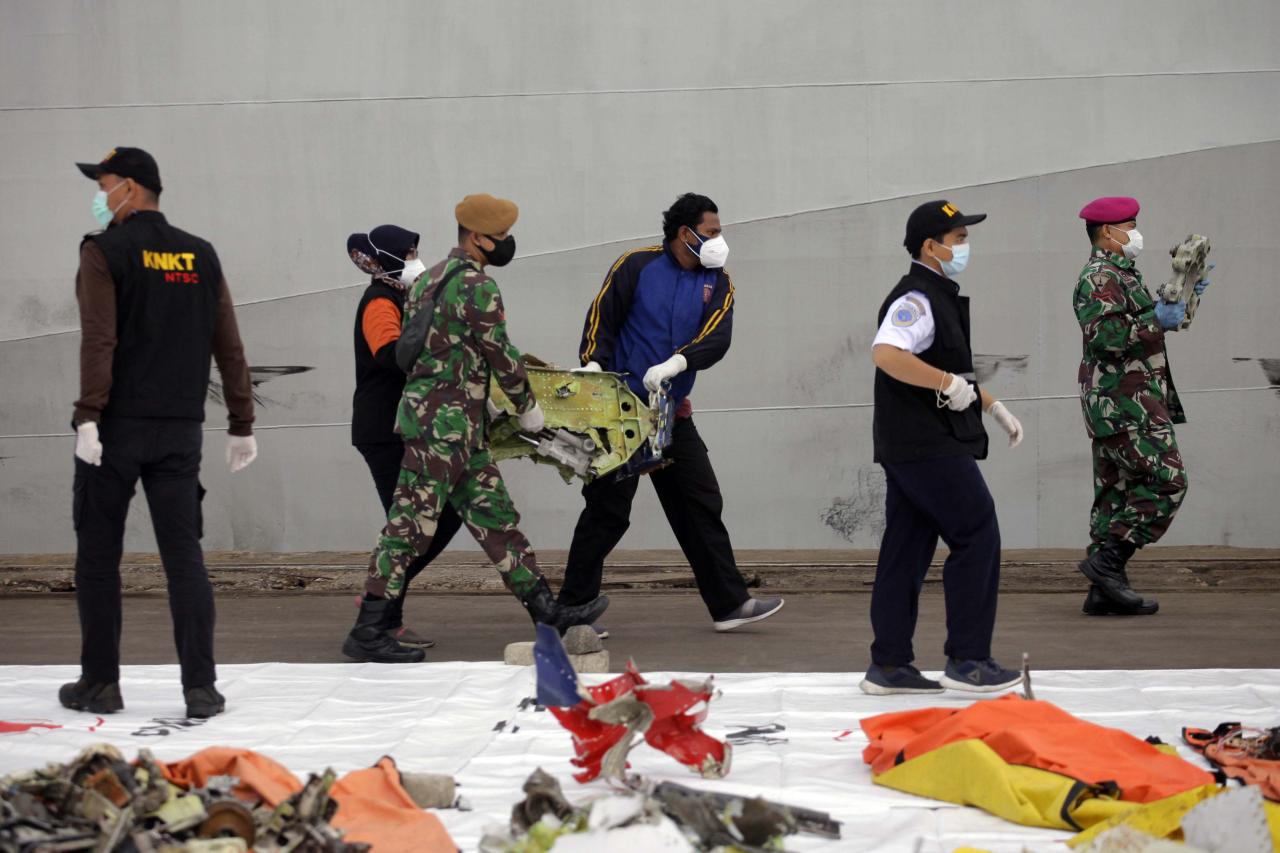 KRI Kurau Kembali Bawa...