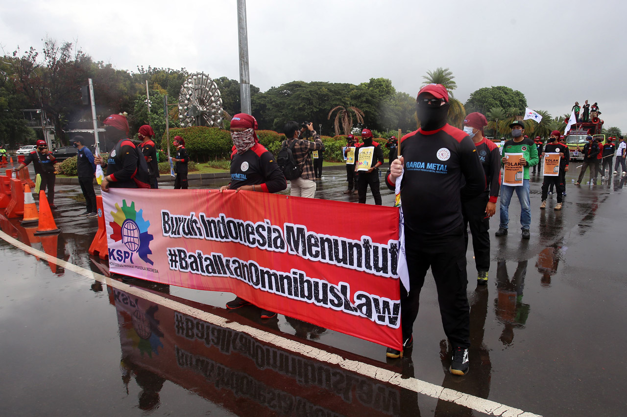 Buruh Kembali Turun...