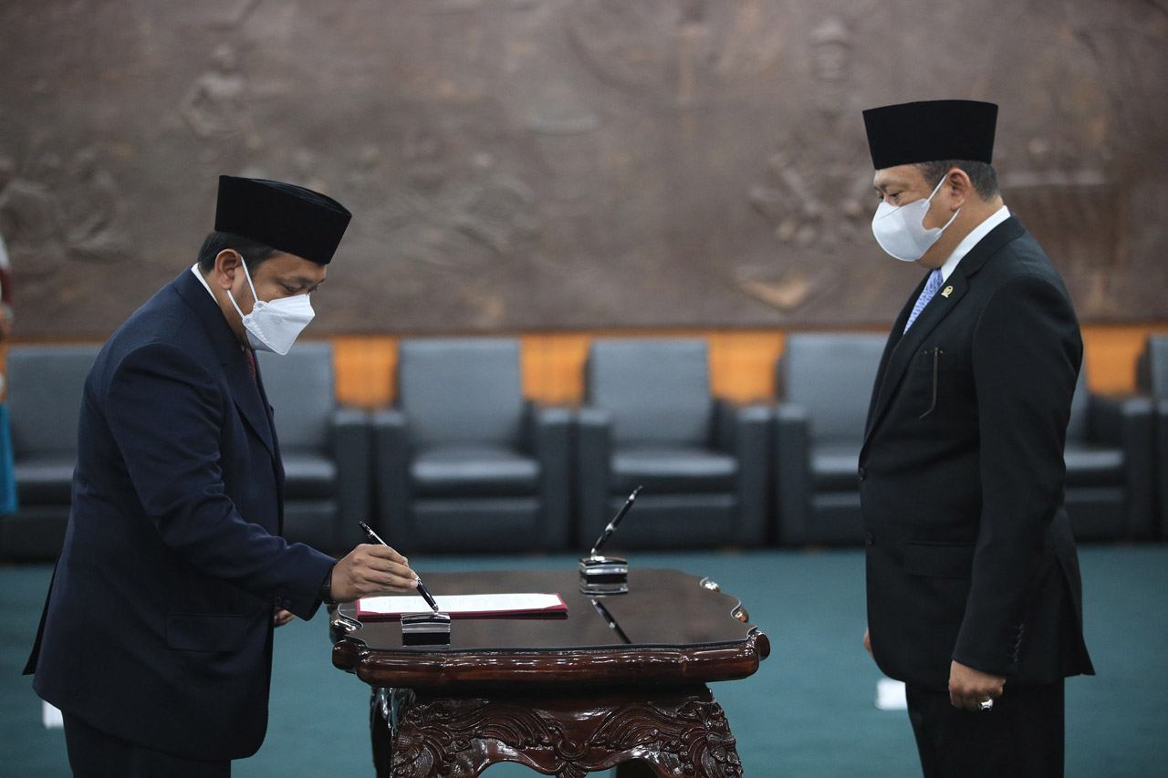 Bambang Soesatyo Lantik...