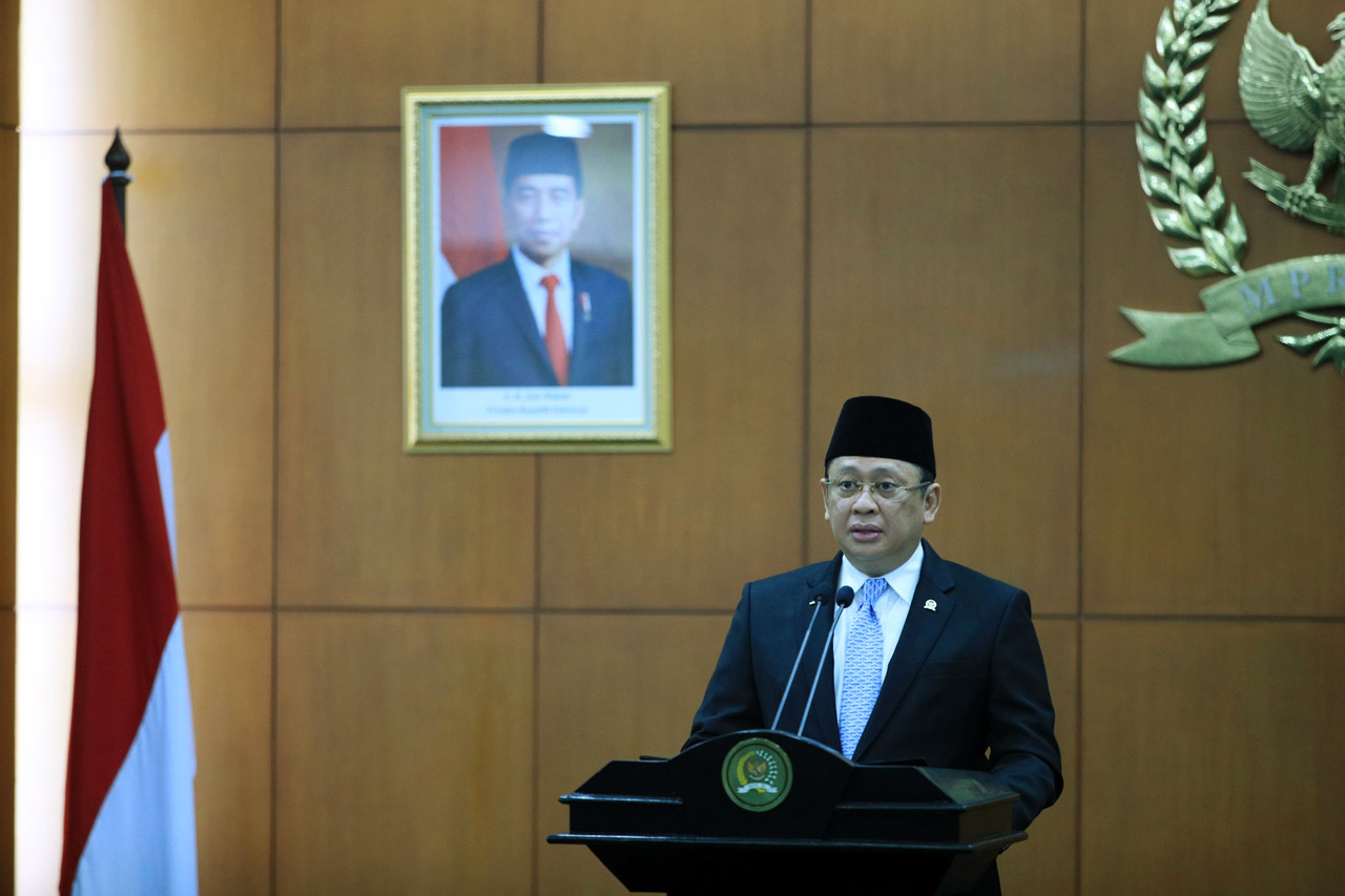 Bambang Soesatyo Lantik...
