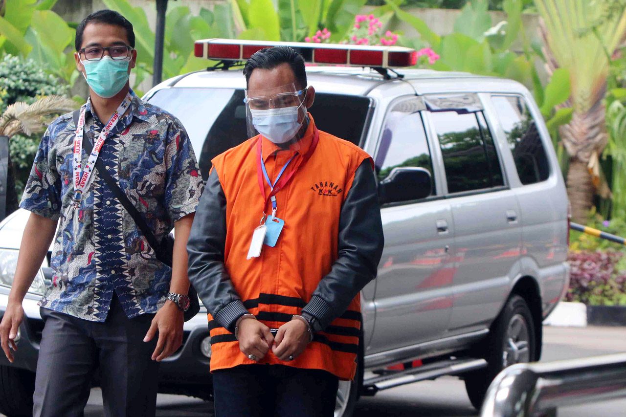 KPK Lanjutkan Pemeriksaan...