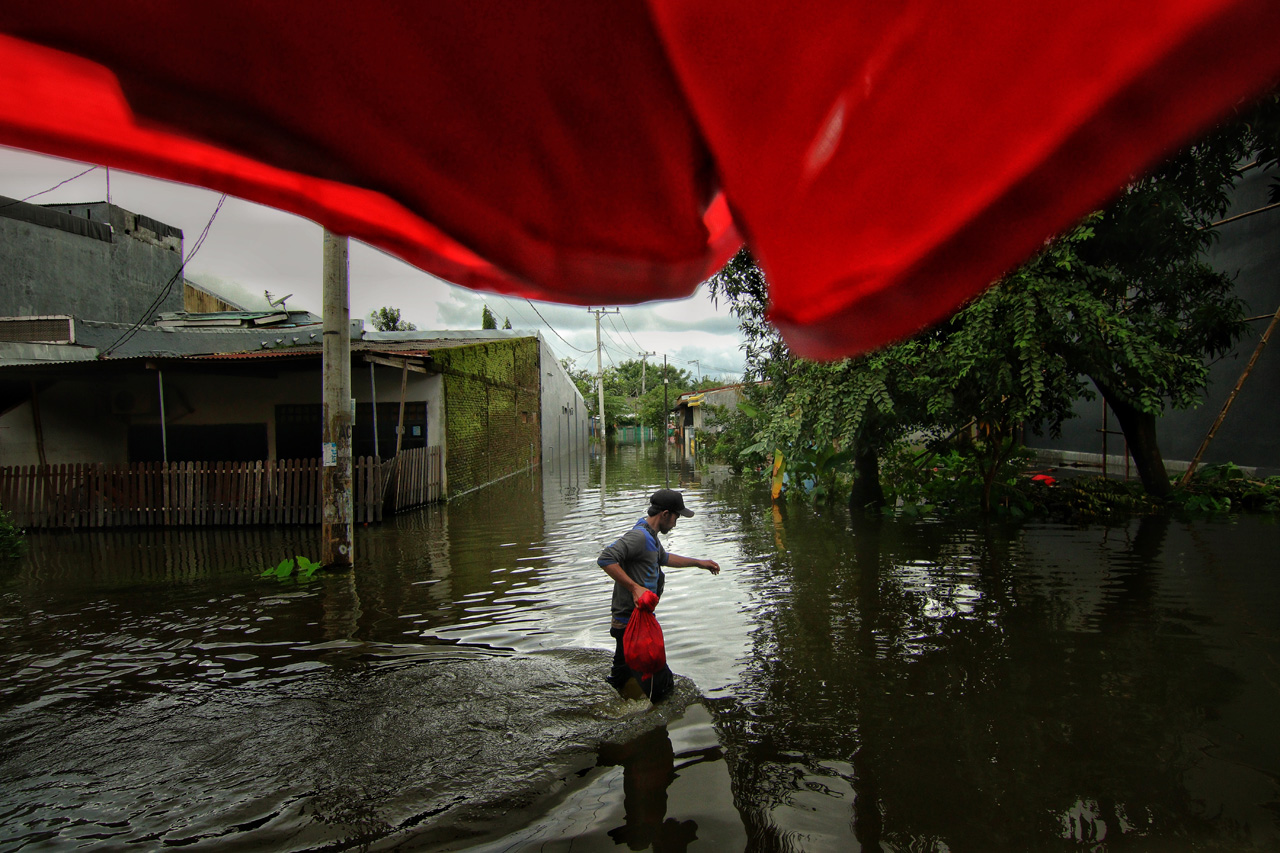 Banjir Rendam Permukiman...