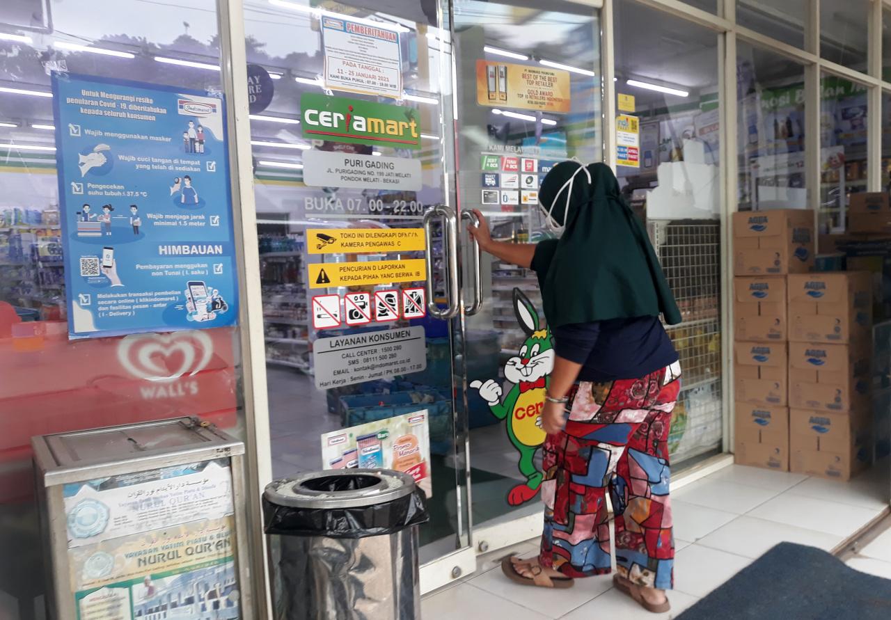 Terapkan PSBB Ketat,...