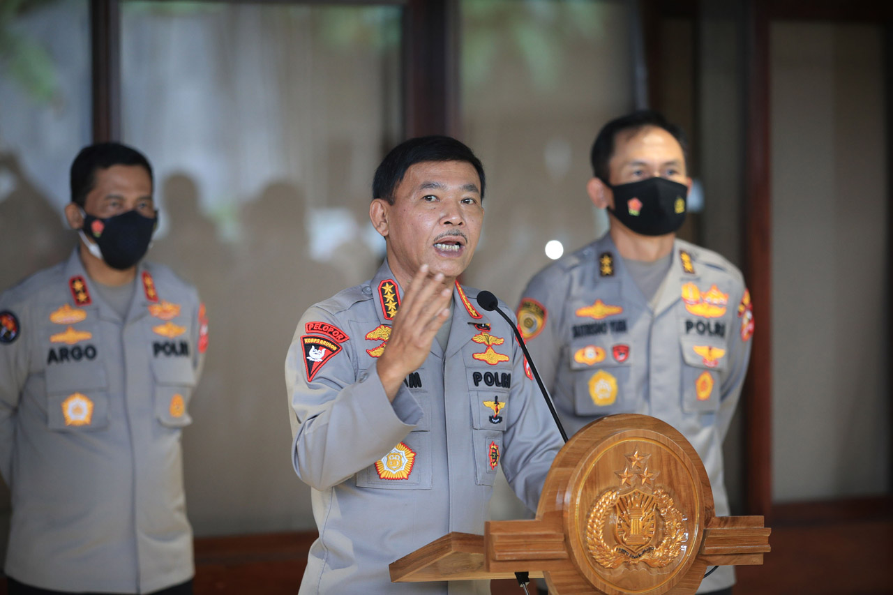 Kapolri Beri Keterangan...