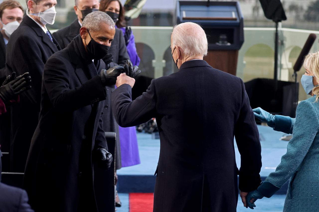 Mantan Presiden AS Barack...