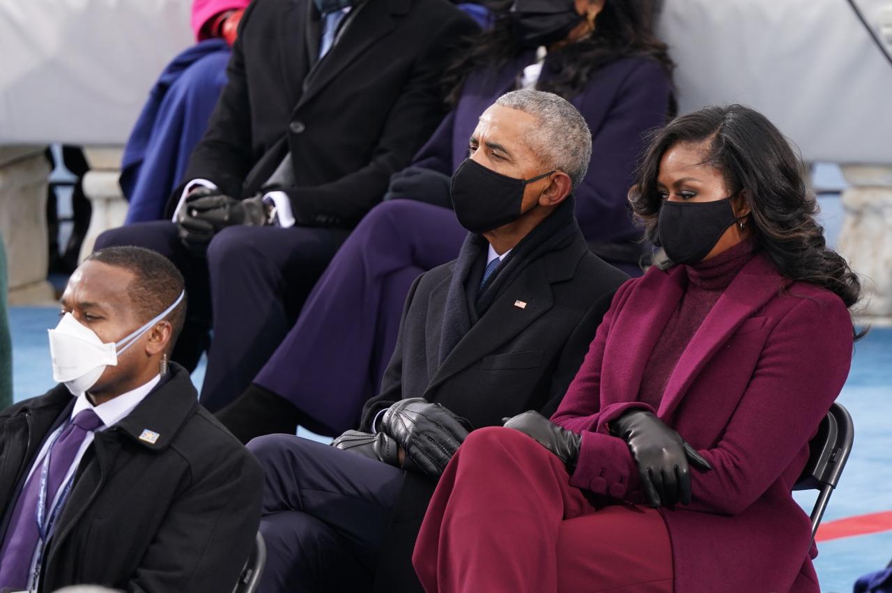 Mantan Presiden AS Barack...