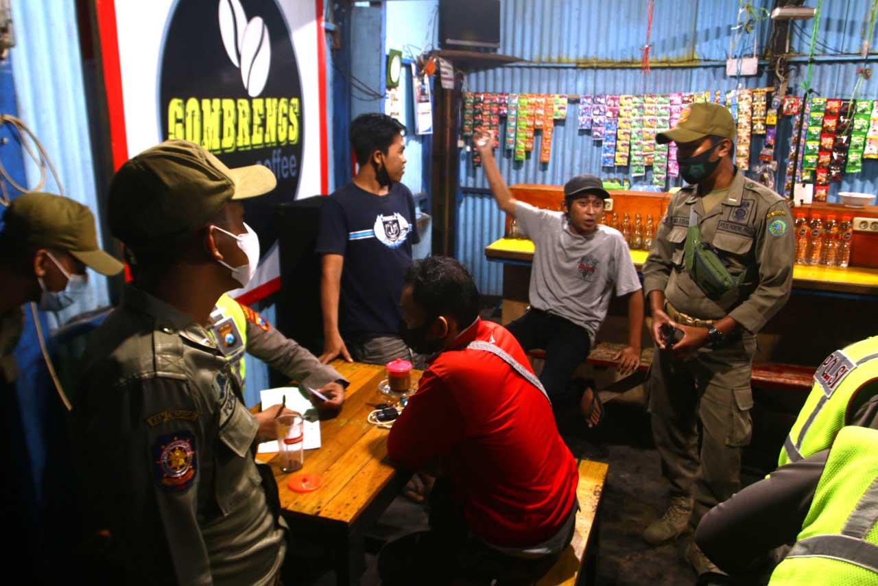 Terjaring Razia PPKM,...
