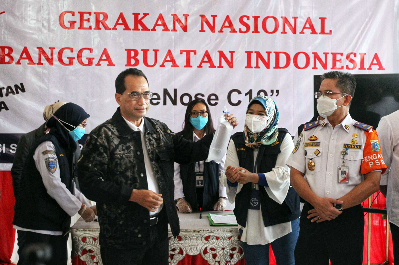Menhub Coba Alat Pendeteksi...