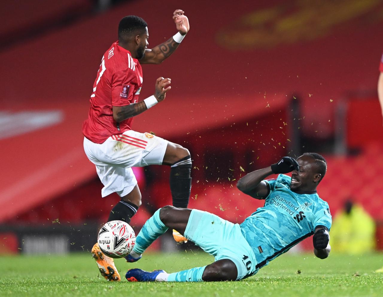 Manchester United Tendang...