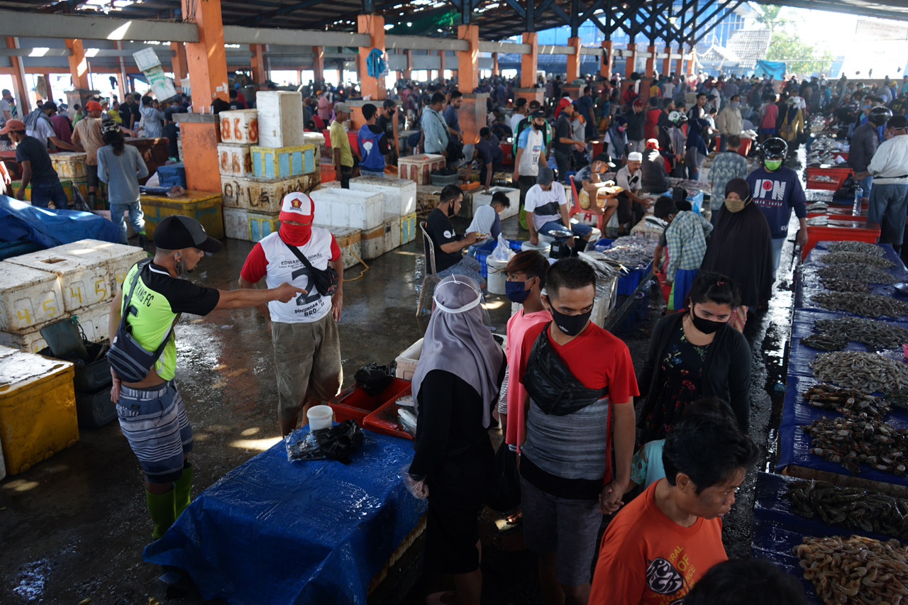 Gelombang Laut Tinggi,...