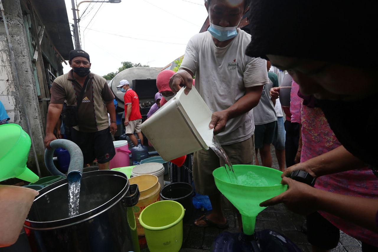 Air PDAM Mati, Warga...