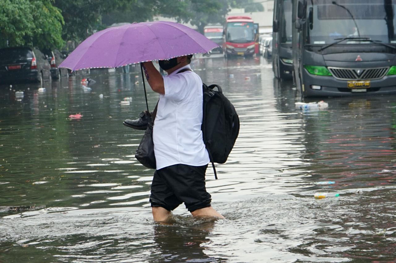 Banjir Setinggi 70 Cm...
