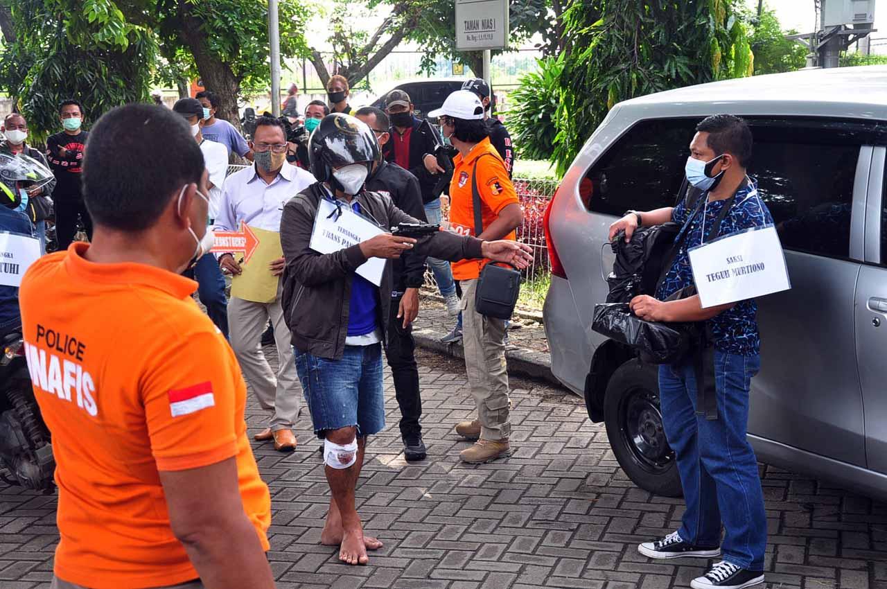 Polisi Gelar Reka Ulang...