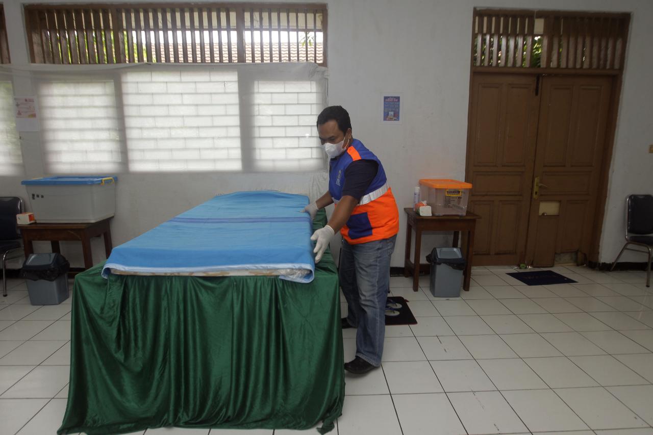 Bertambah 13.094, Kasus...