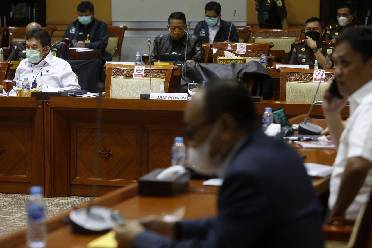 Evaluasi Kinerja Kejaksaan...