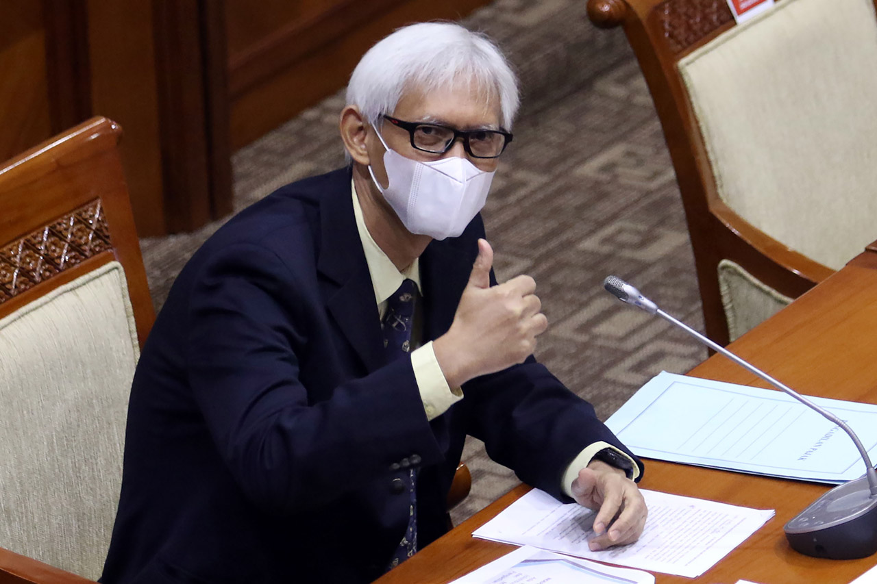 Diduga Lakukan Plagiat,...