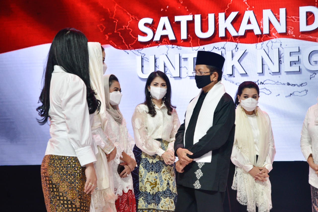 9 Srikandi Persembahkan...