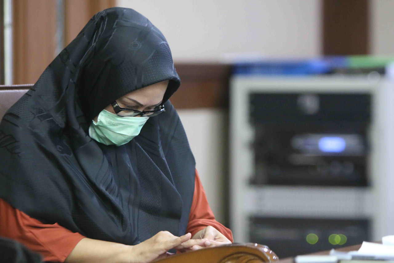 Pengacara Serahkan Bukti...