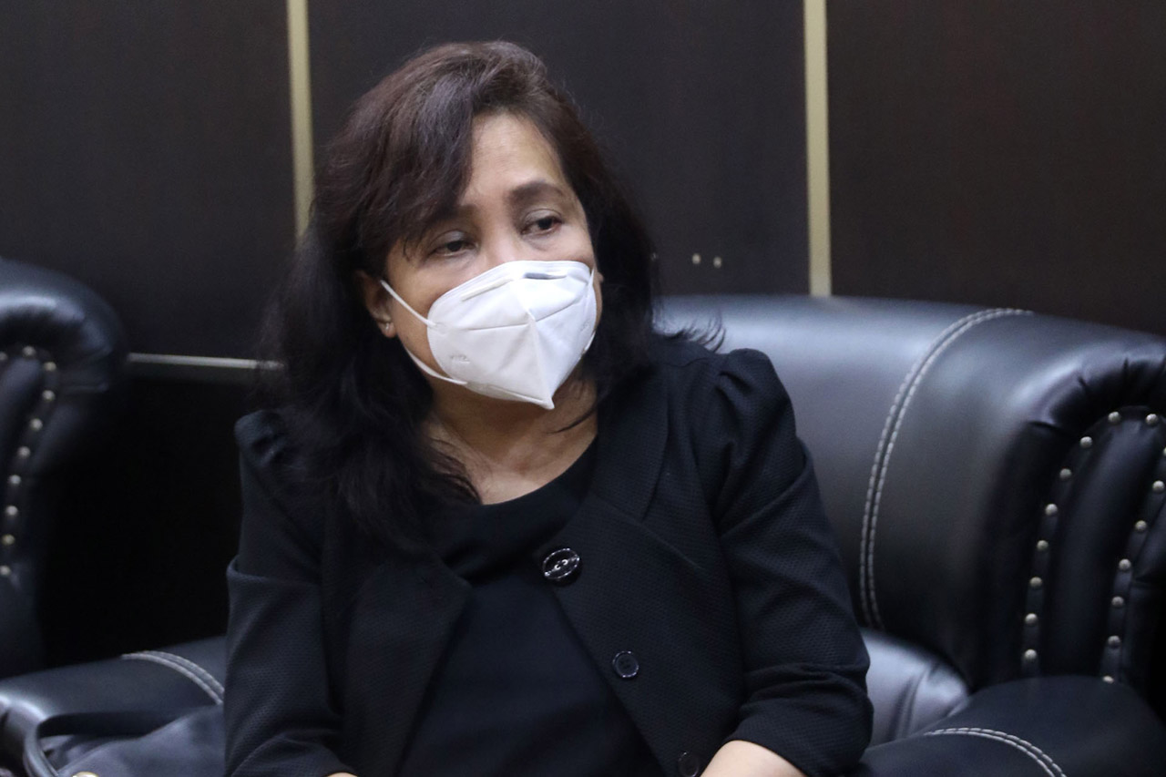 Andari Yuriko Ikuti...