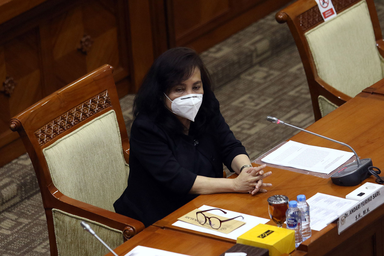 Andari Yuriko Ikuti...