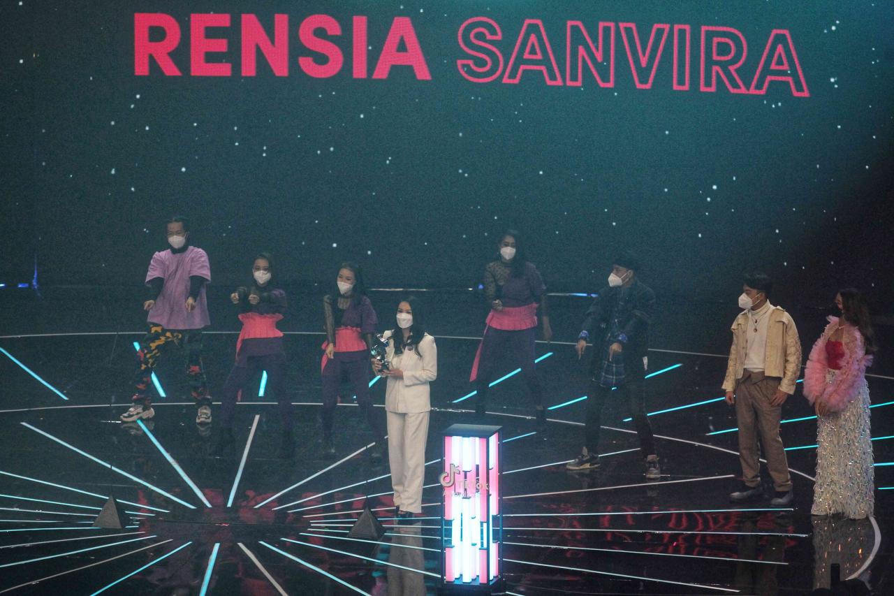 Rizky Febian dan Rensia...