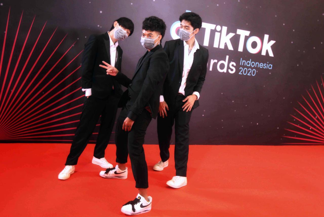 Nominasi Viral Song...