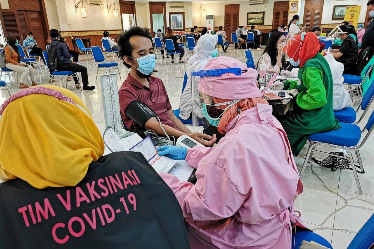 Ratusan Tenaga Kesehatan...