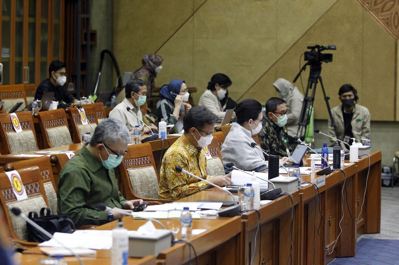 Bahas Anggaran dan Strategi...
