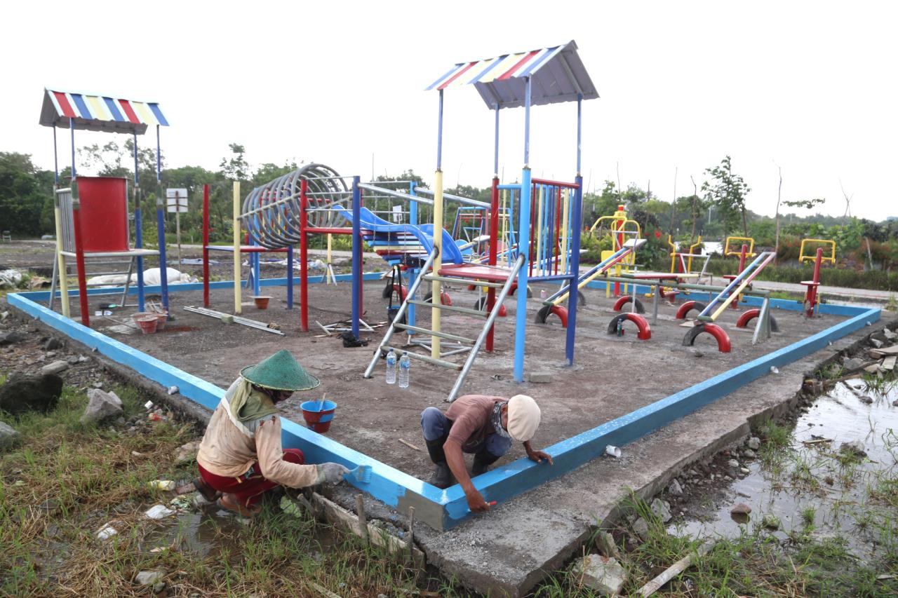 Tutup di Masa PPKM,...