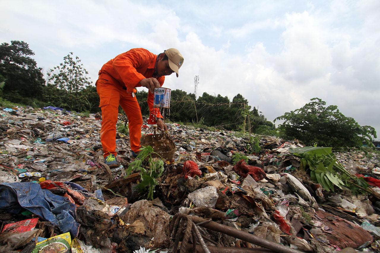 Lautan Sampah di Bekasi...