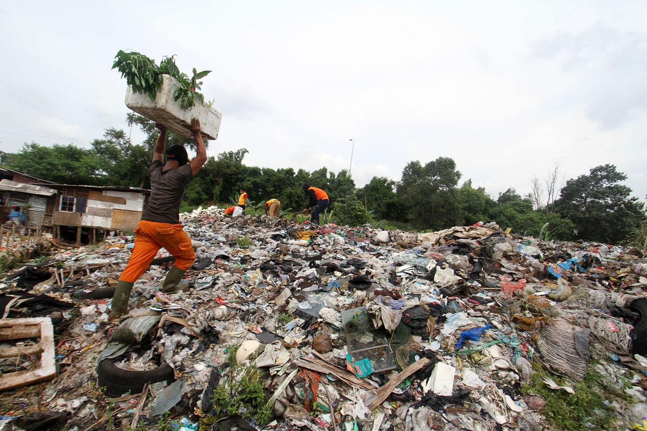 Lautan Sampah di Bekasi...