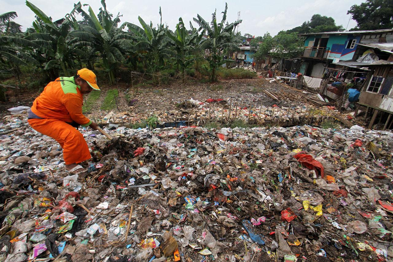 Lautan Sampah di Bekasi...