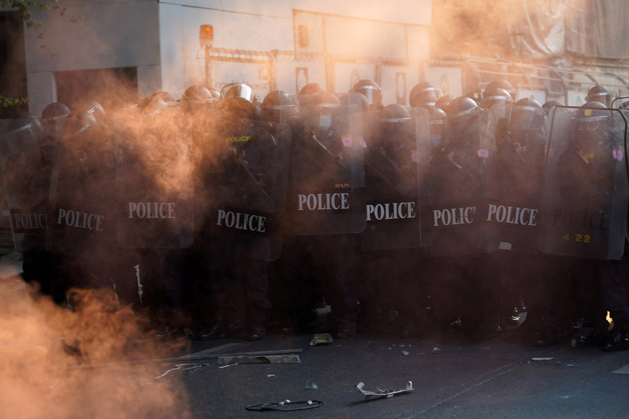 Kudeta Militer, Demonstran...