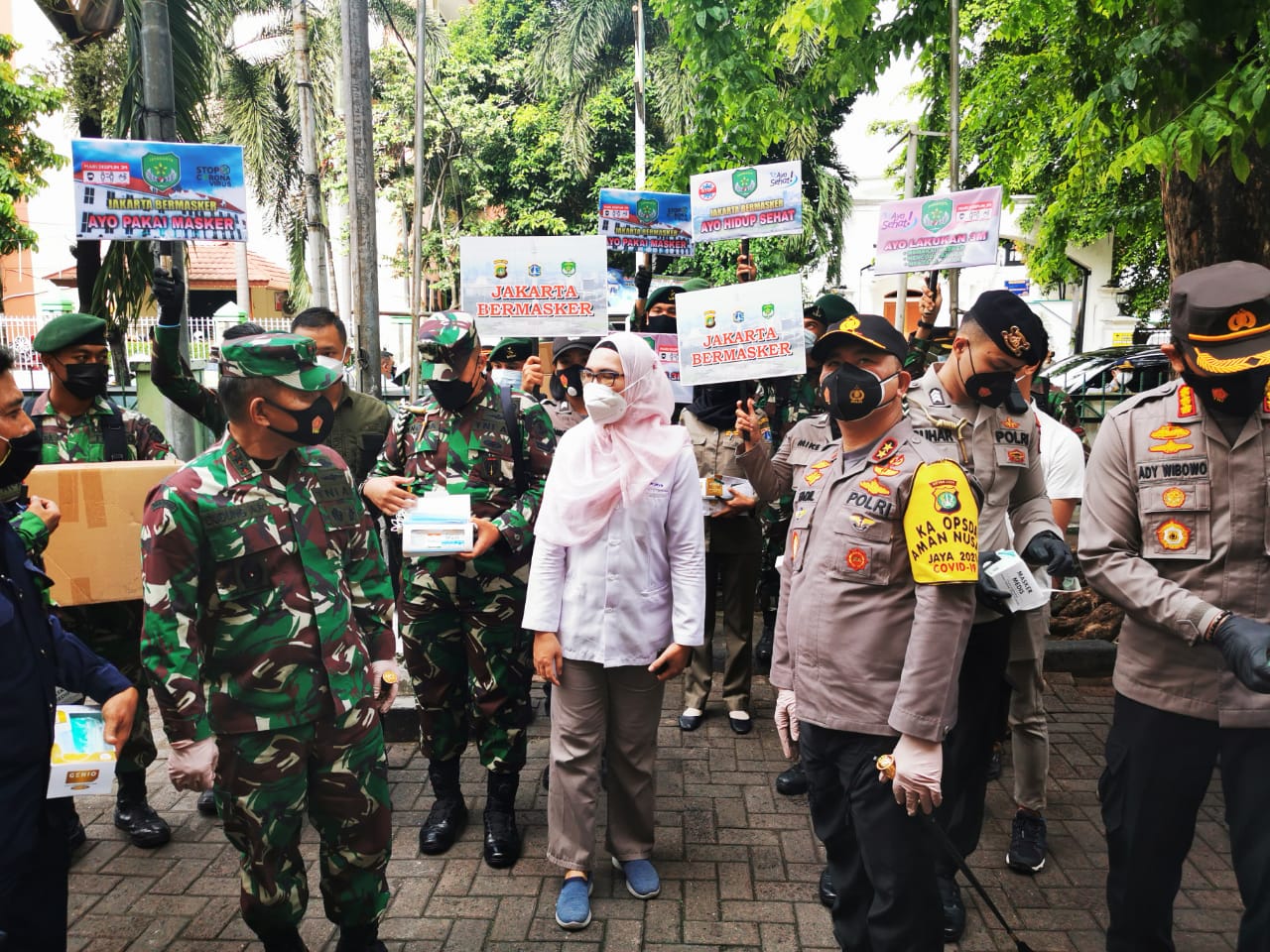 Sambangi Pasar di Jakbar,...