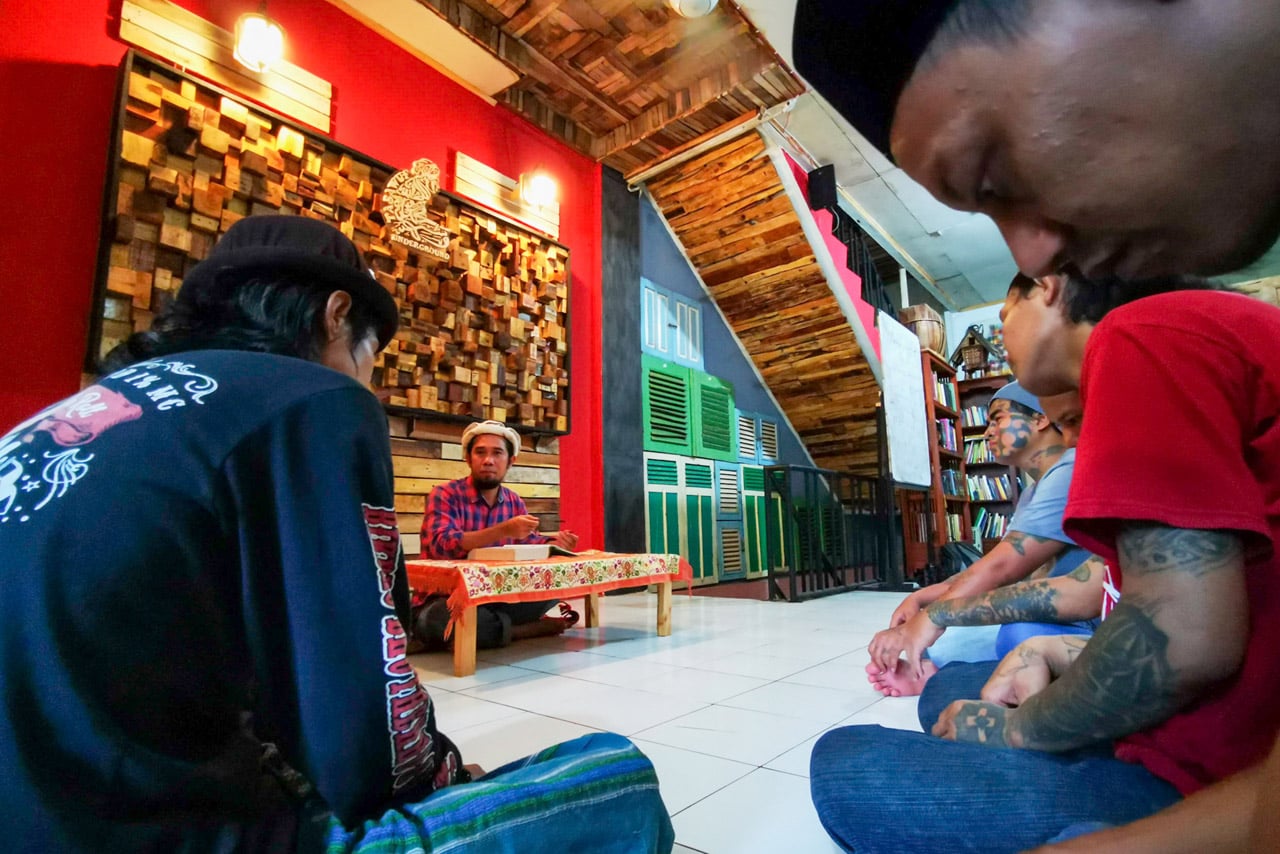 Tak Kenal Lelah, Anak...