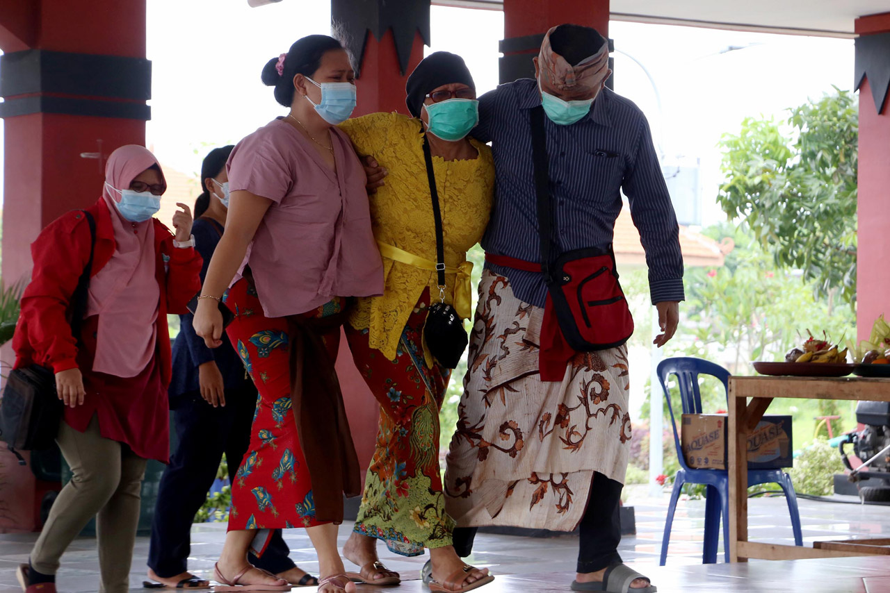 Tangis Duka Iringi Ritual...