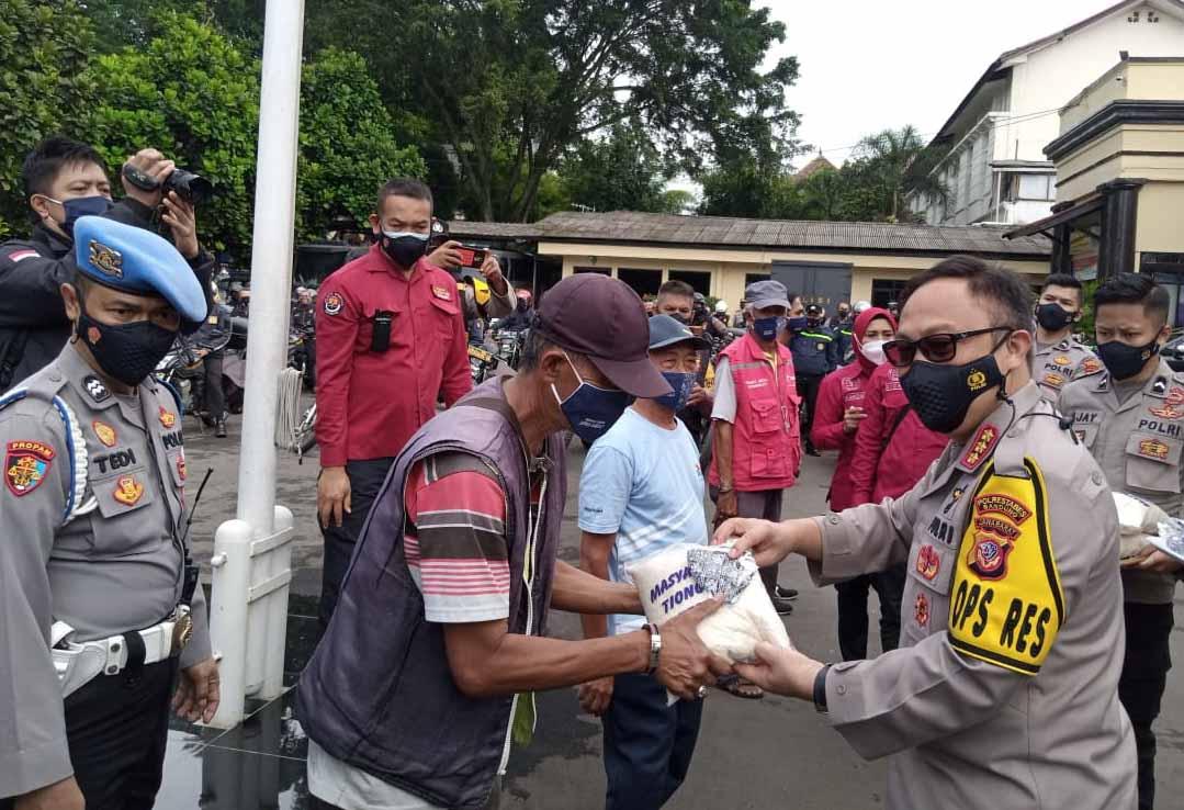 Tekan Penularan Covid-19,...