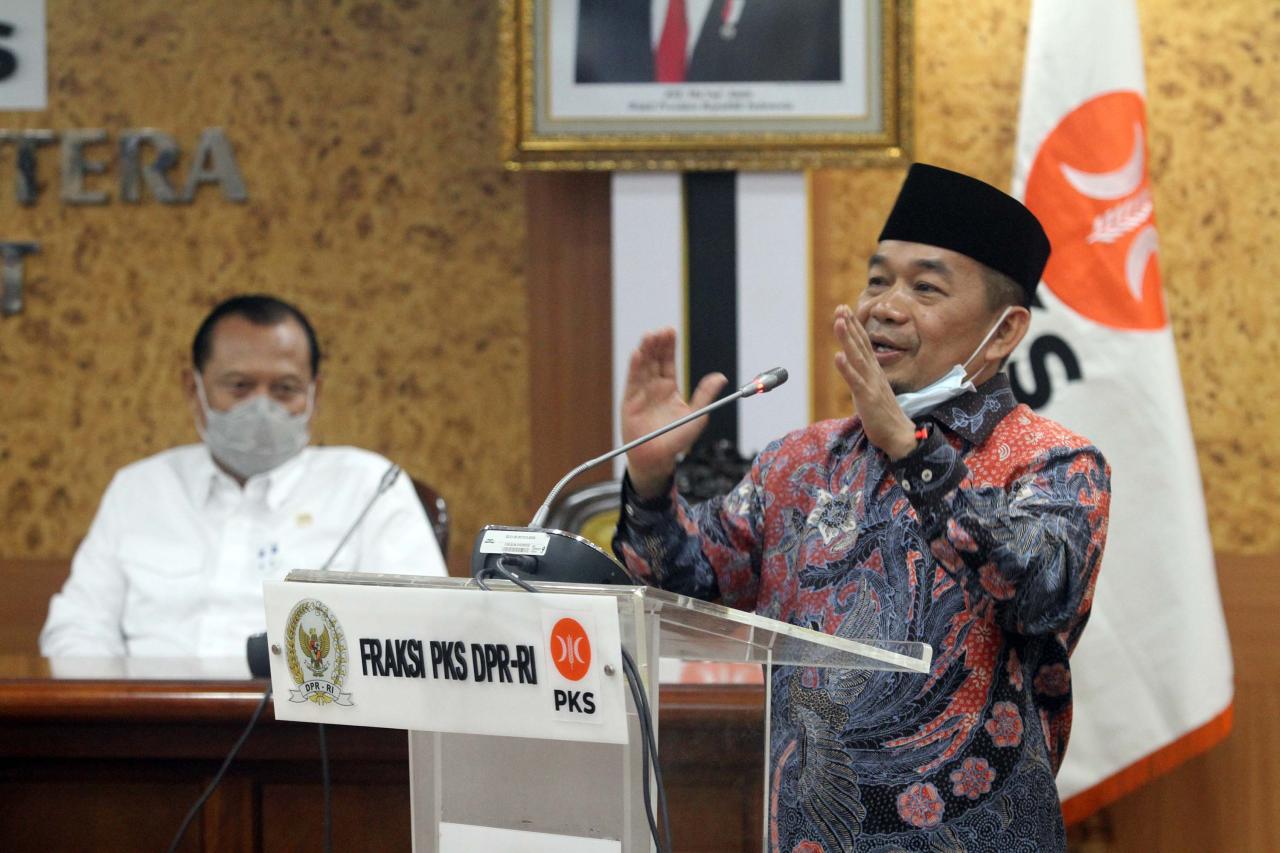 Potong Gaji Anggota,...