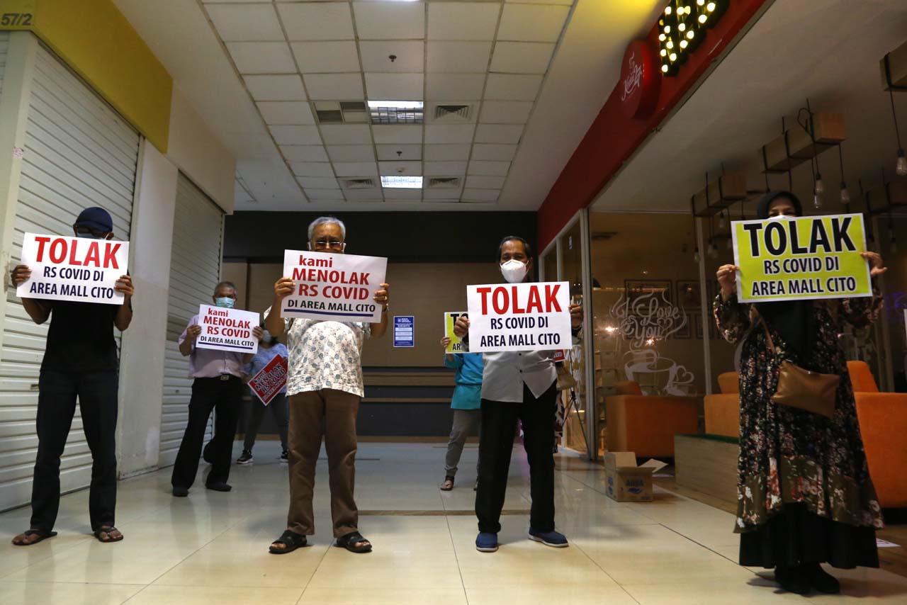 Aksi Pedagang Tolak...