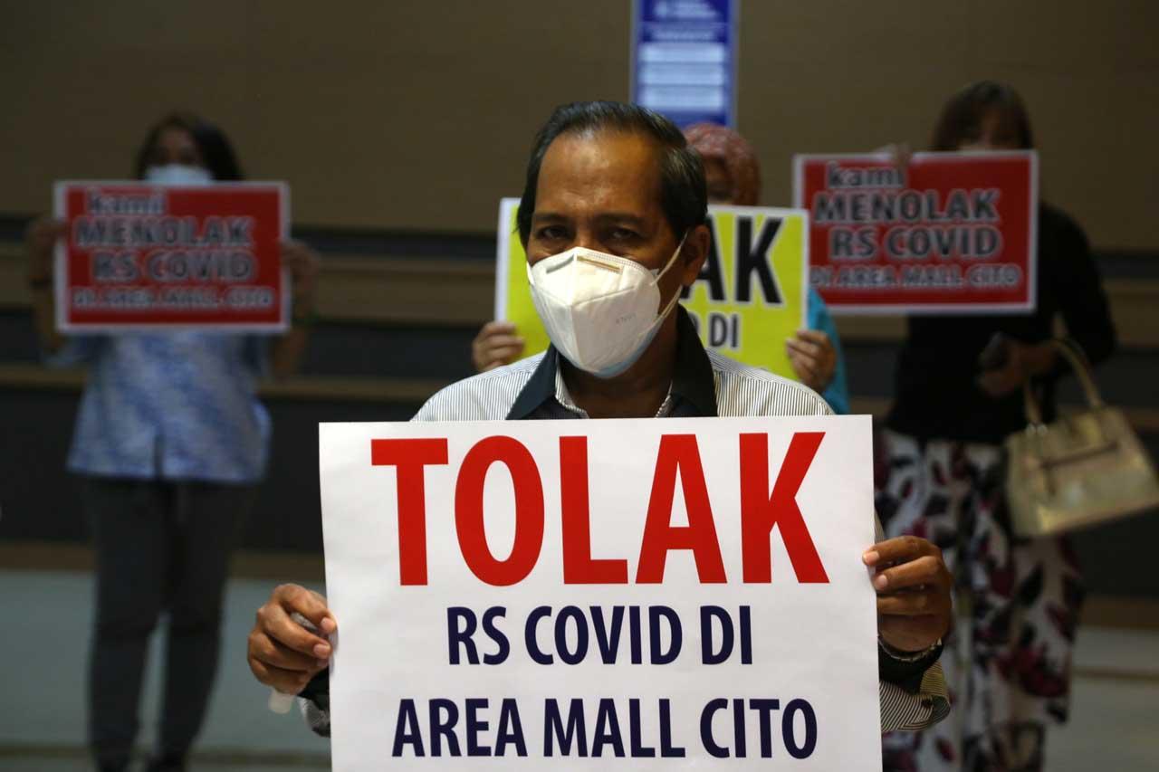 Aksi Pedagang Tolak...