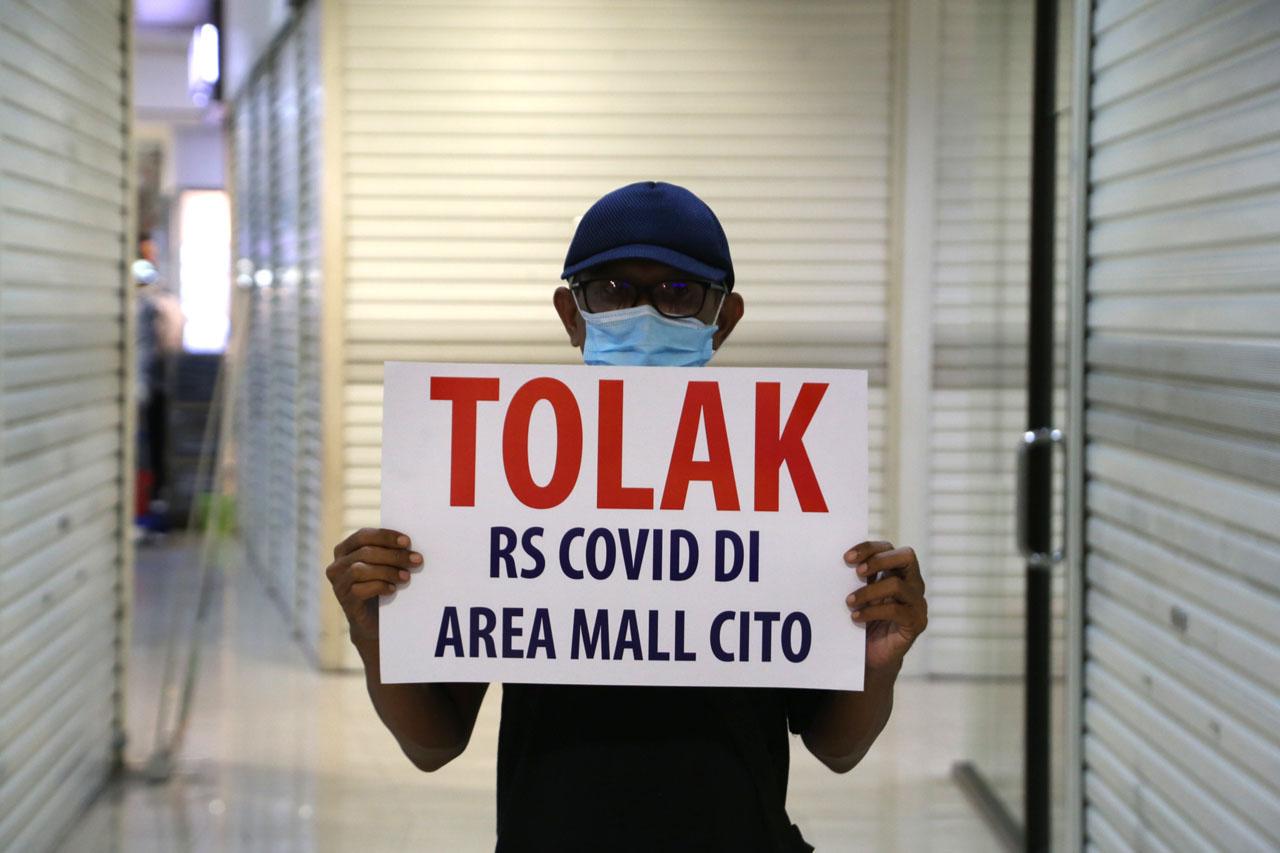 Aksi Pedagang Tolak...