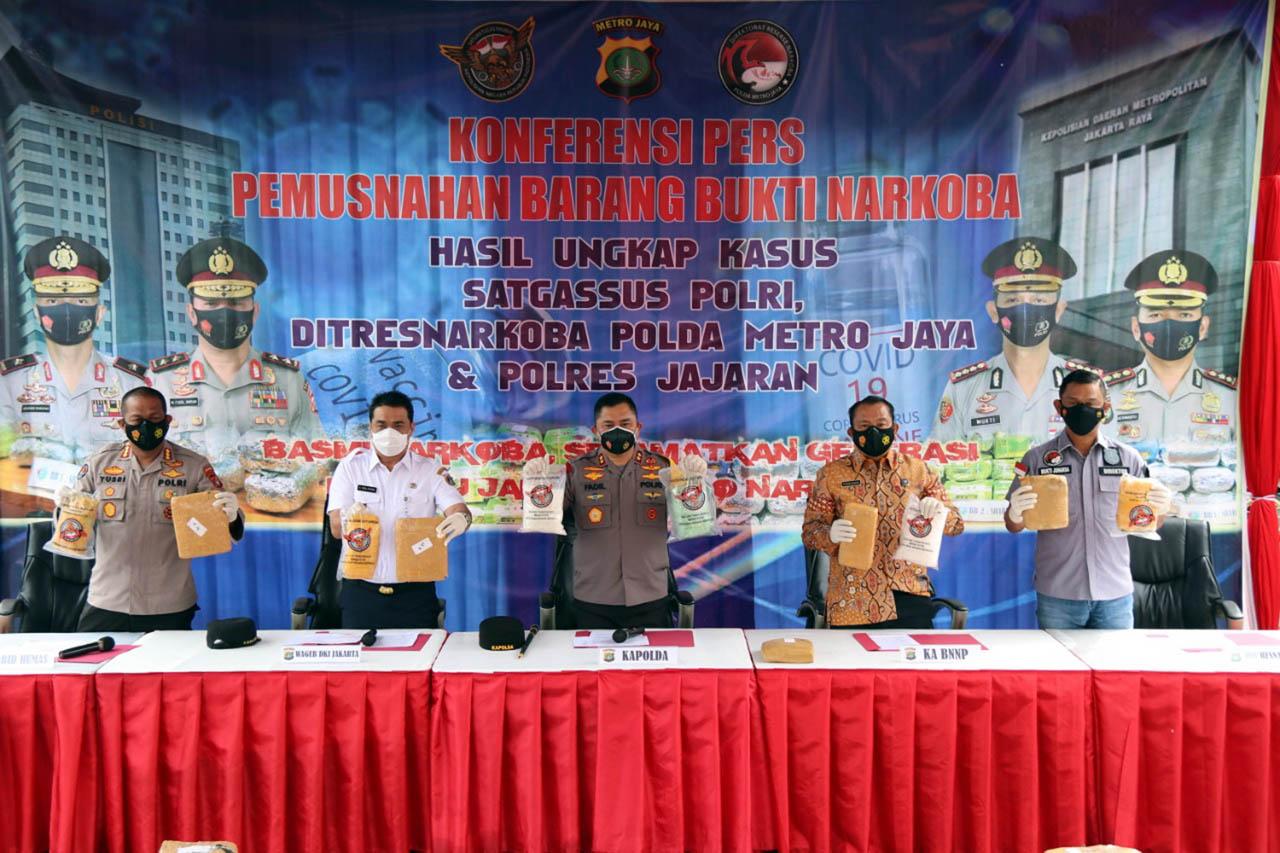 Polda Metro Jaya Musnahkan...