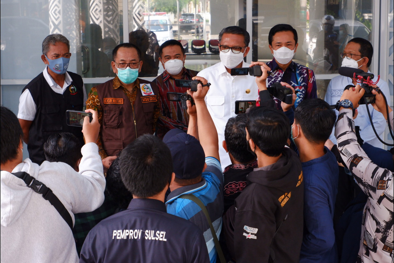 Gubernur Sulsel Nurdin...