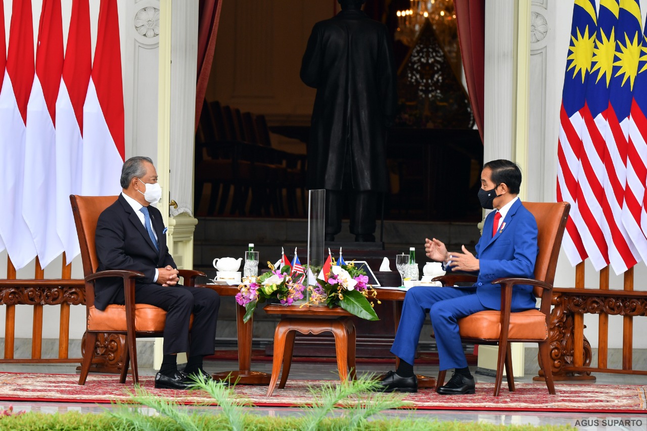 Presiden Jokowi Terima...