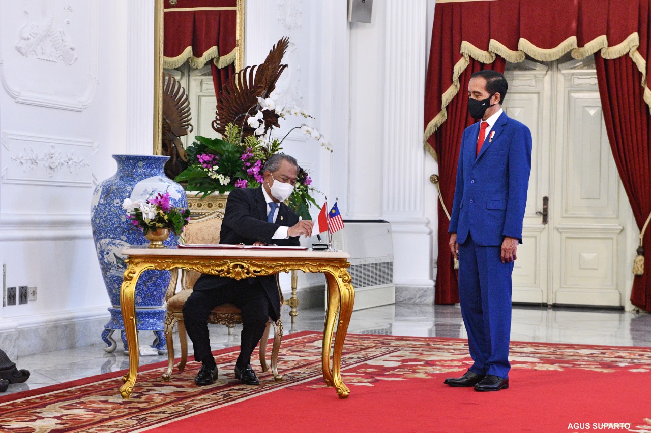 Presiden Jokowi Terima...