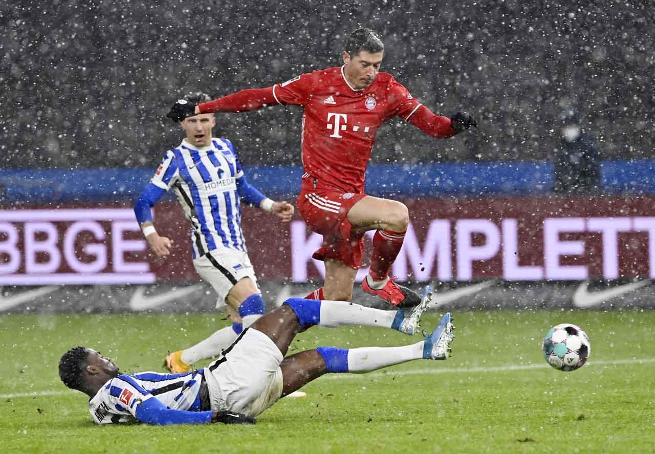 Bungkam Hertha Berlin,...