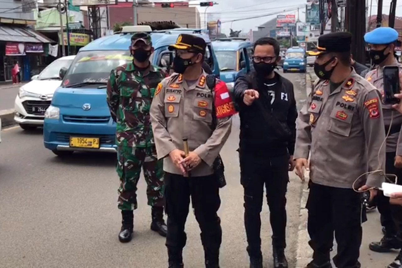 Bima Arya Pantau Langsung...